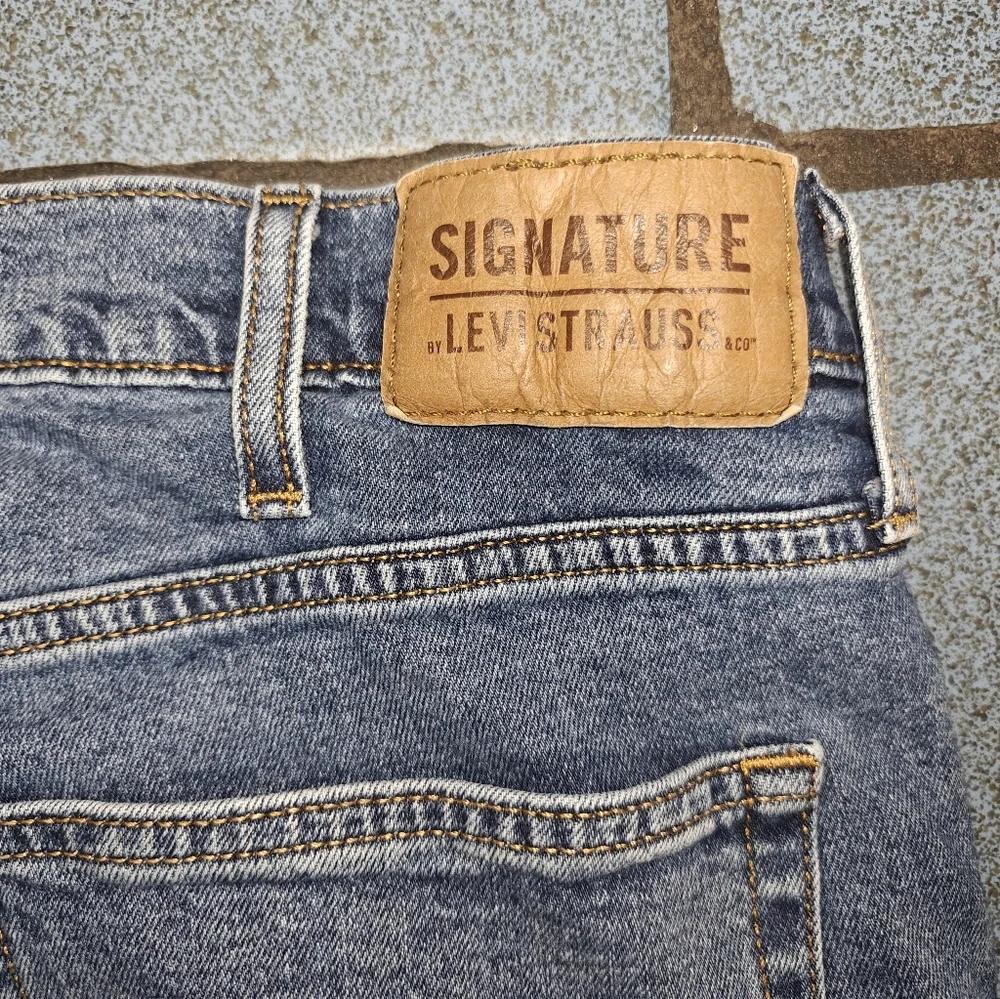 Signature Levi Strauss Men's Classic Blue Denim Jeans Size W38 L32